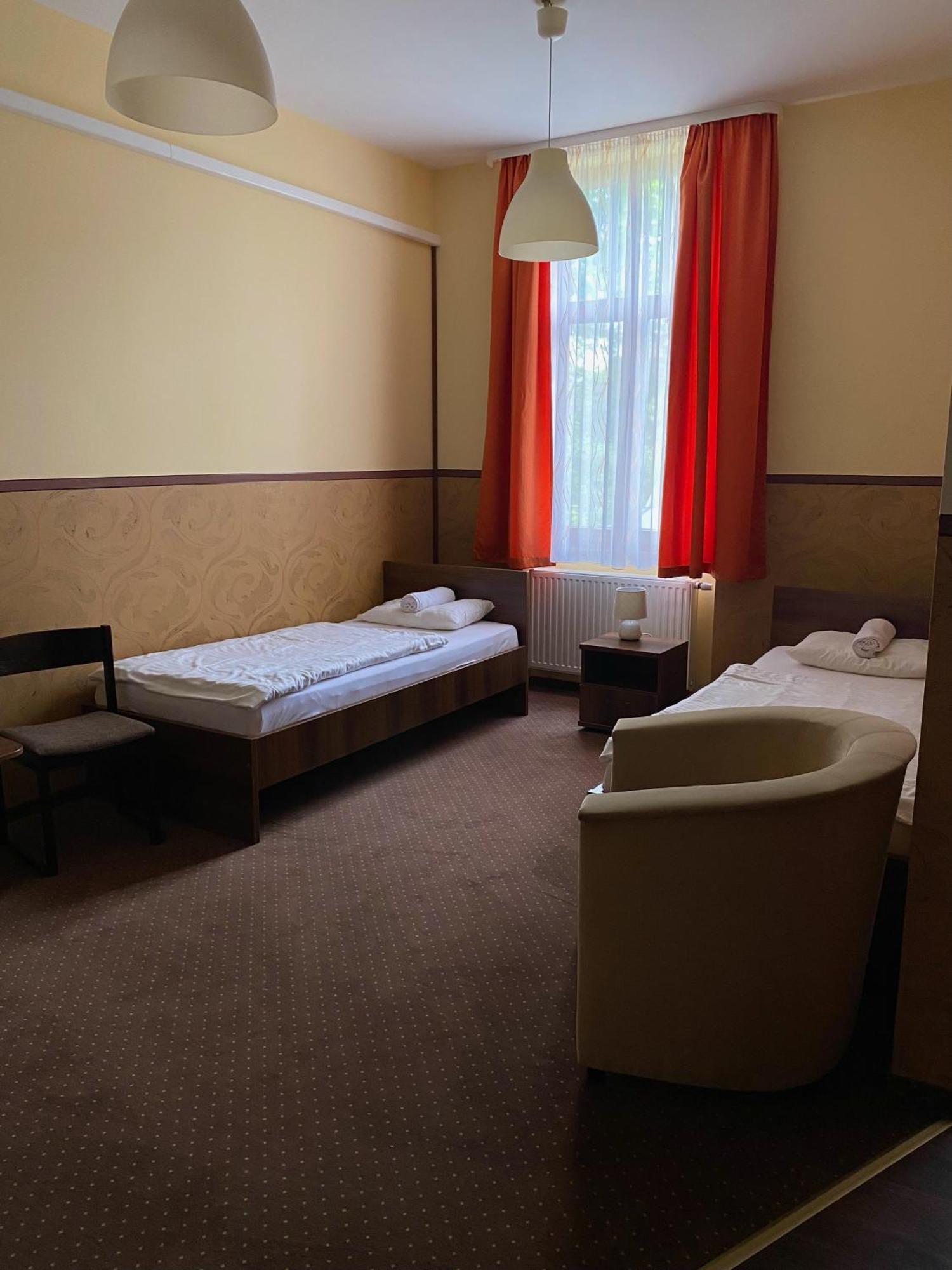 Bed and Breakfast Het Pecset Fogado Etterem Ödenburg Exterior foto
